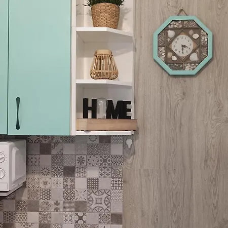 Beautiful Corner Apartment *